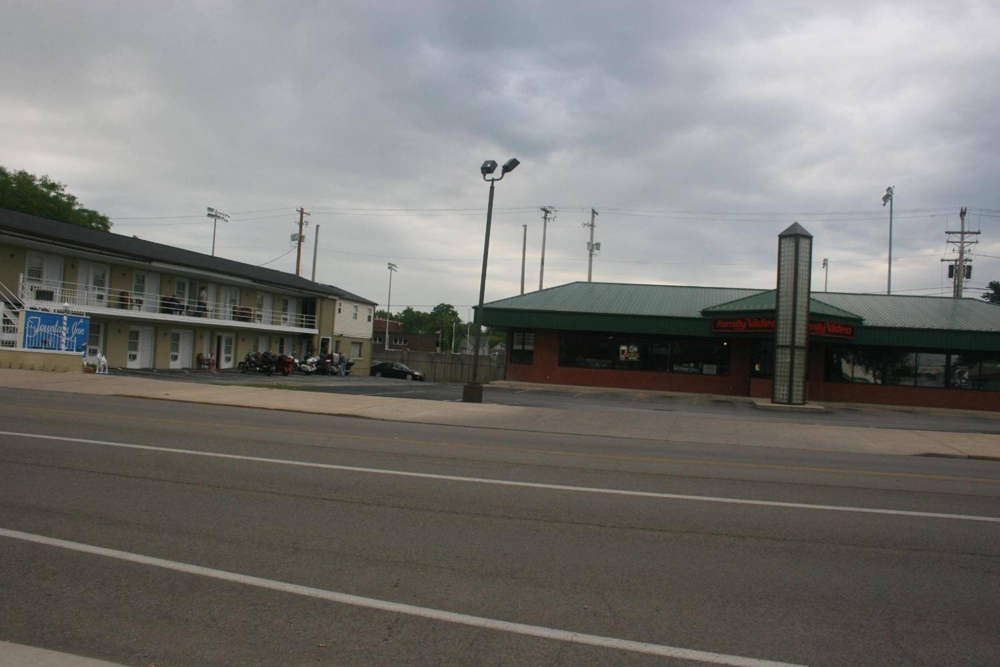 Fountain Inn Van Wert Exterior foto